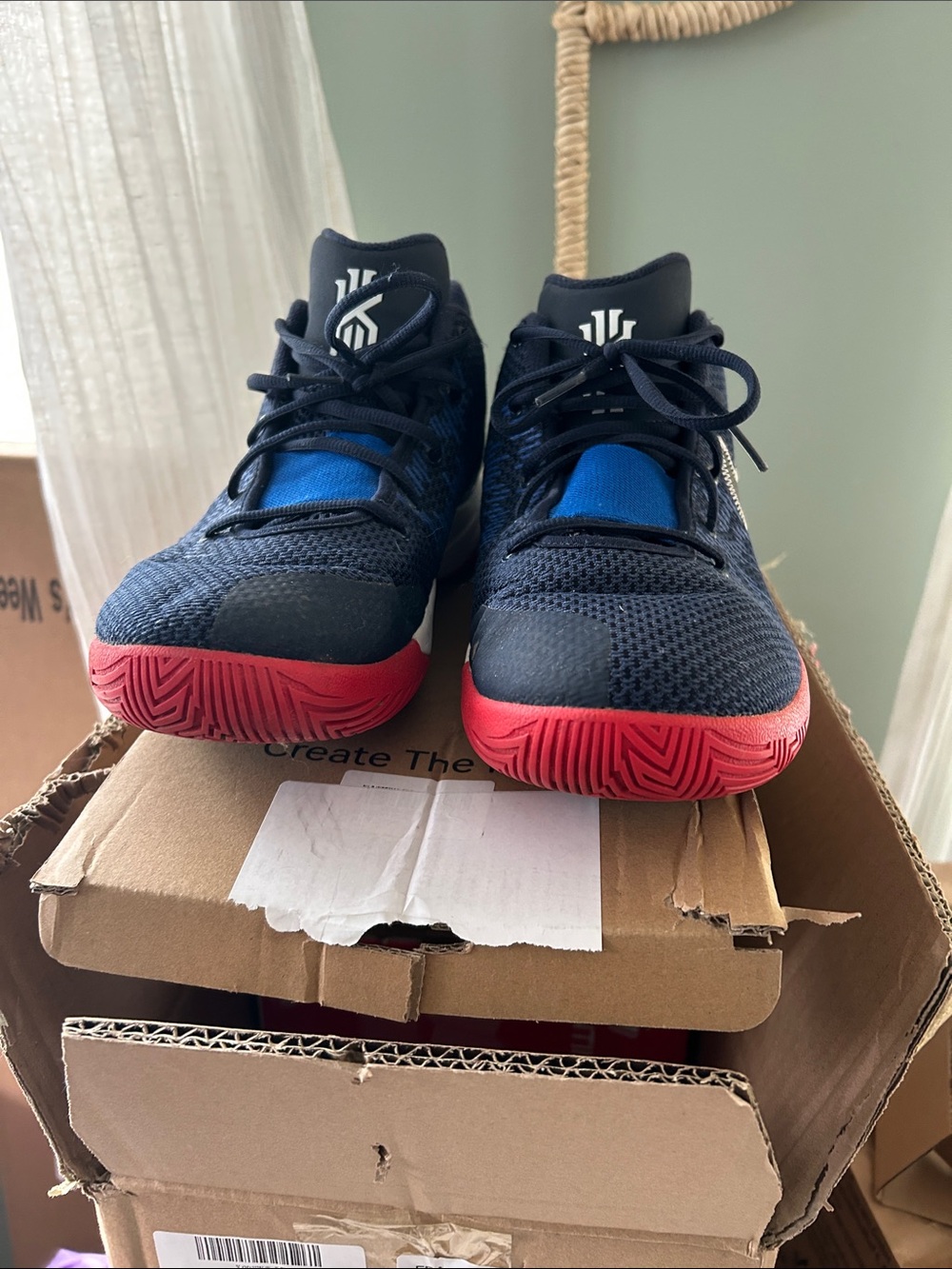 Nike Men's Navy Blue and Red Athletic Shoes